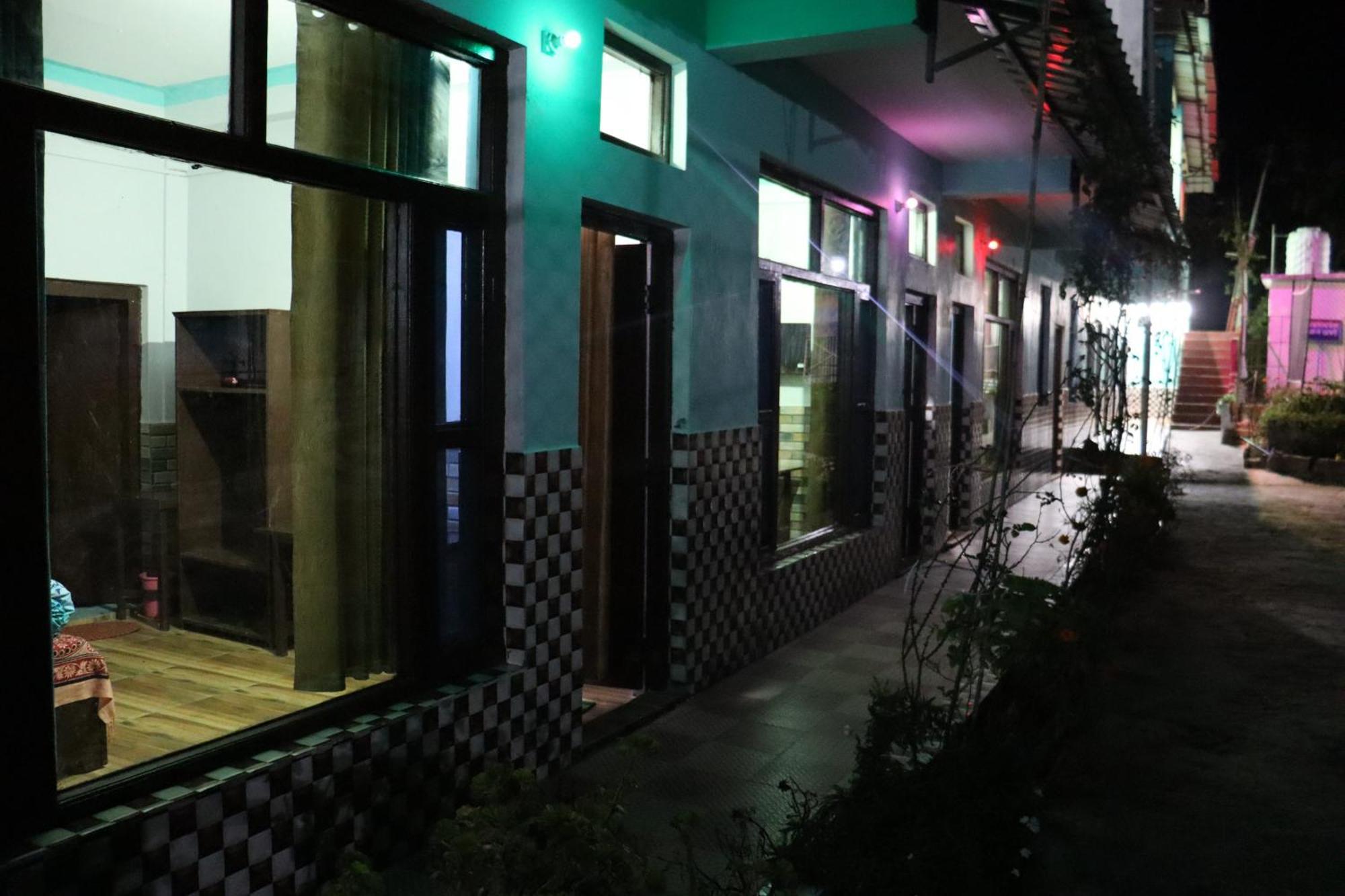Shanti Home Stay Chaukori Kültér fotó